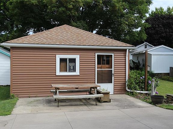 2nd image of 144 E Main St