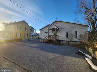 1172 Mount Joy Rd, Manheim, PA 17545