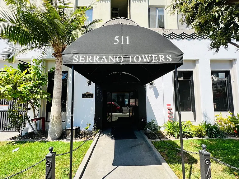 Serrano Towers — Photo 27