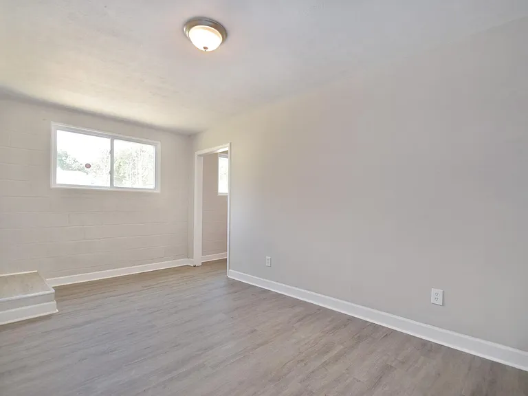 1632 W 5th Ave #C — Photo 8