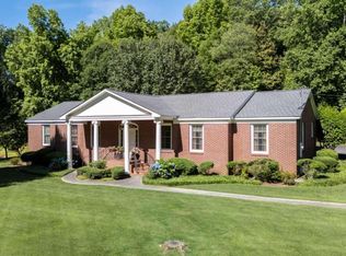 215 Hillcrest Dr, Calhoun, GA 30701