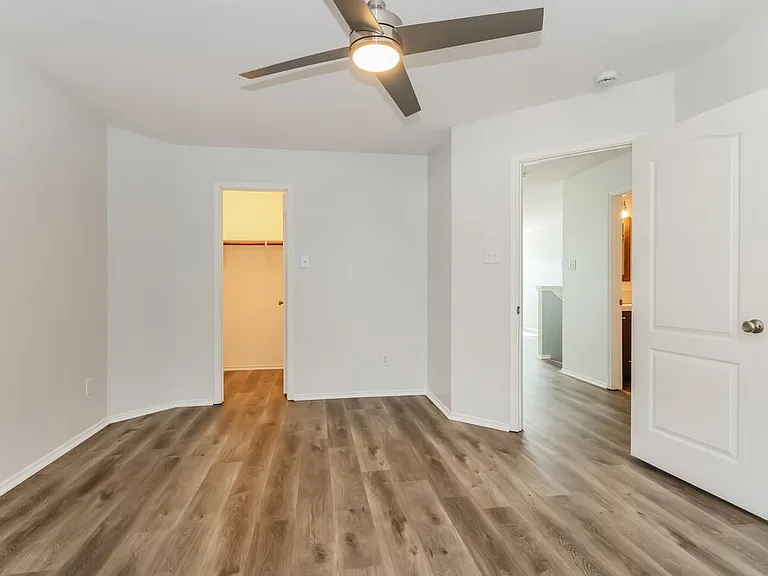 302 Falling Pine Dr — Photo 15