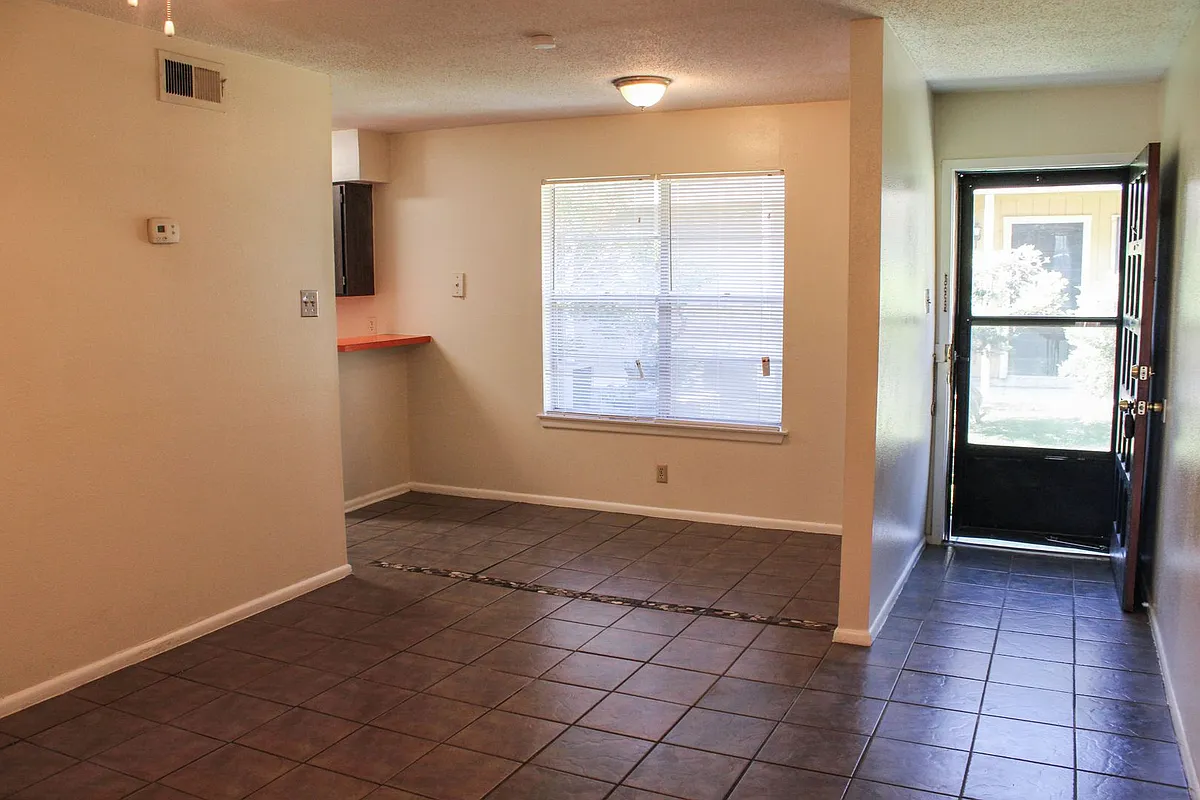 Building Photo - 923 Vance Jackson Rd #1007
