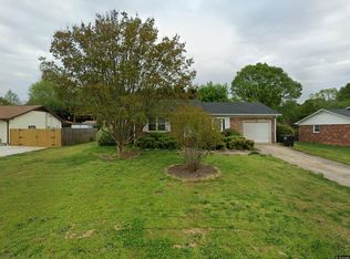 409 Cloverdale Ln, Simpsonville, SC 29681