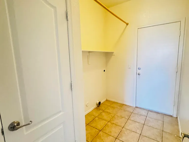 3560 E Feather Ave — Photo 14