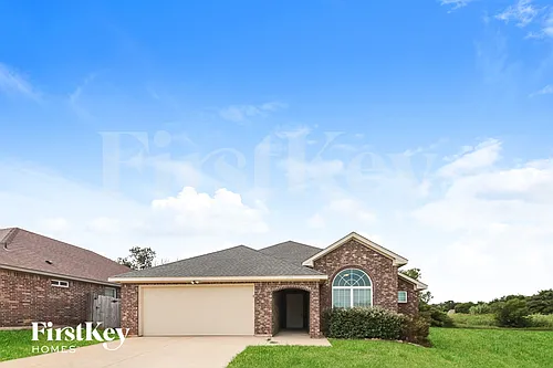 2708 Beverly Dr Photo 1
