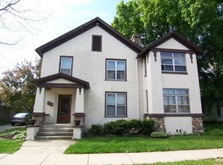 371 Fulton St #1, Elgin, IL 60120