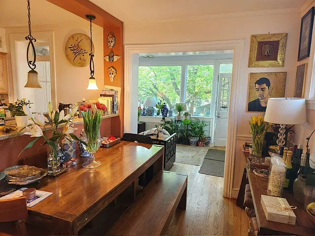 4 bed, 2160 sqft, $5,700 — Photo 4