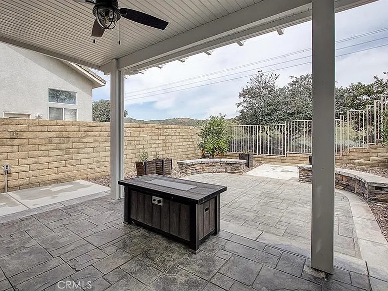28545 Calex Dr — Photo 13
