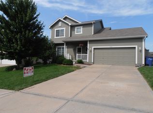1710 Ridgeview Dr, Papillion, NE 68046