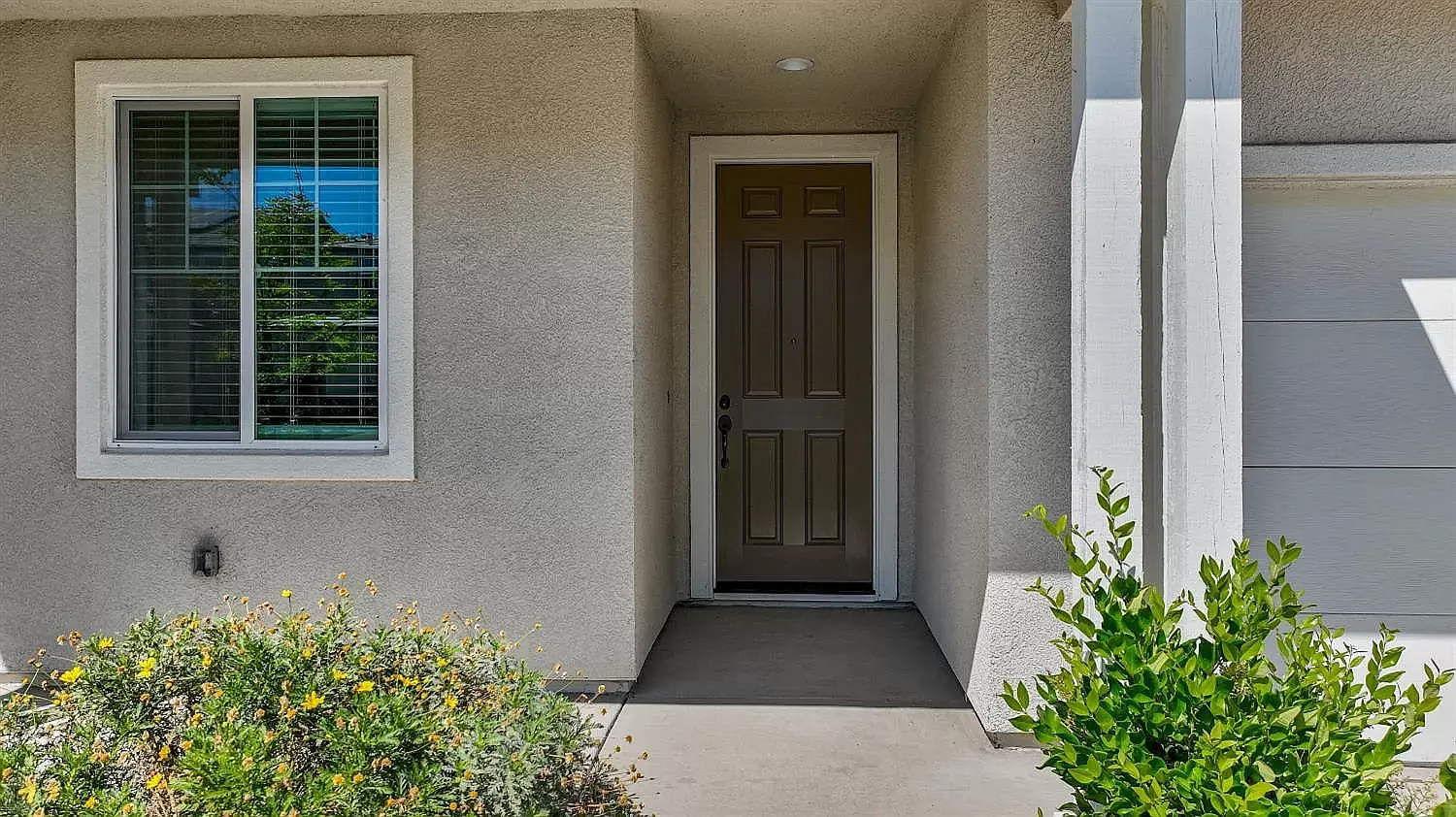 16541 Arbuckle Ave — Photo 2