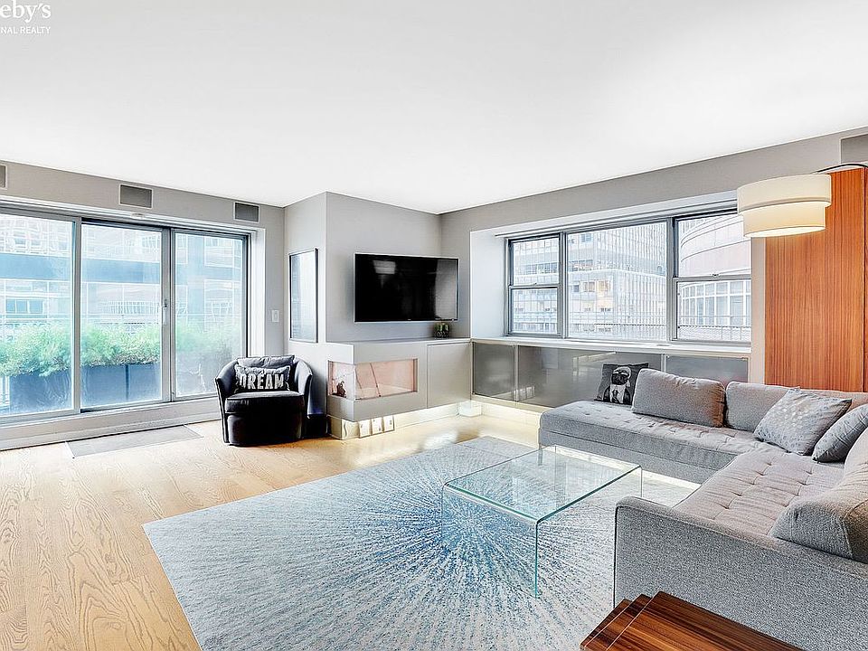 1st image of 211 E 53rd St #Phe