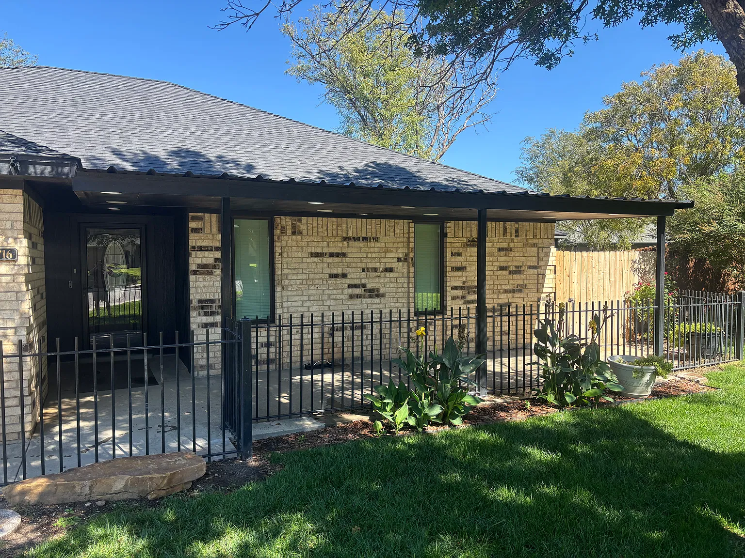 3 bed, 1403 sqft, $2,150 — Photo 2