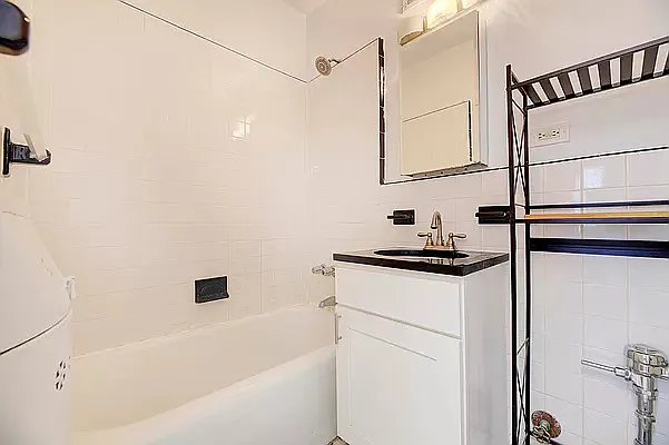 Rented by REAL New York | media 19