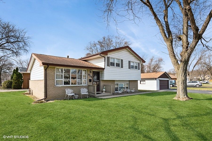 1st image of 16820 Forest View Dr