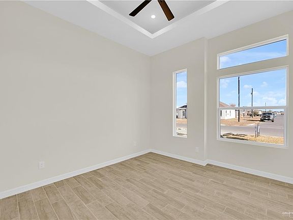 5th image of 151 E Irvine Ave