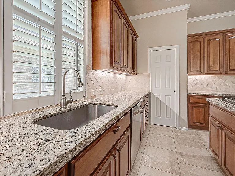 7206 Spring Meadow Ln — Photo 22