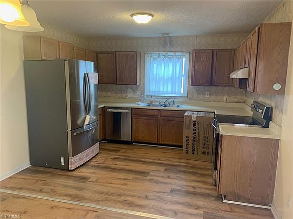2nd image of 4123 Hope Valley Ln