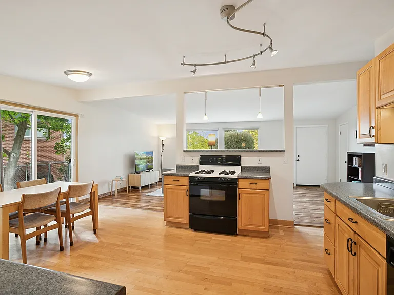 3485 S Fleetwood Dr — Photo 8