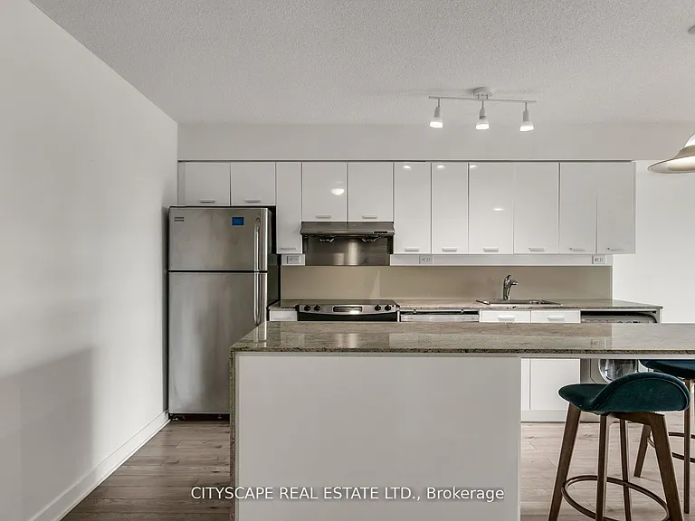 33 Singer Ct #1507 — Photo 10