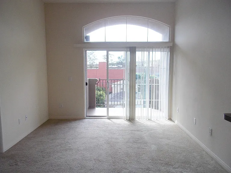 Lido Apartments - 2810 S Sepulveda — Photo 14