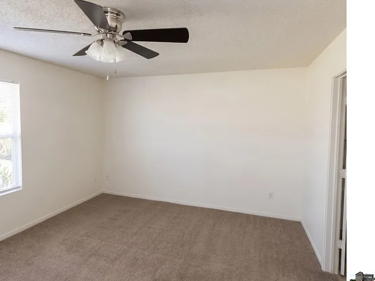 4607 Lloyd Dr — Photo 11