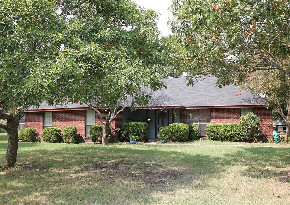 1st image of 823 Eastridge Cir