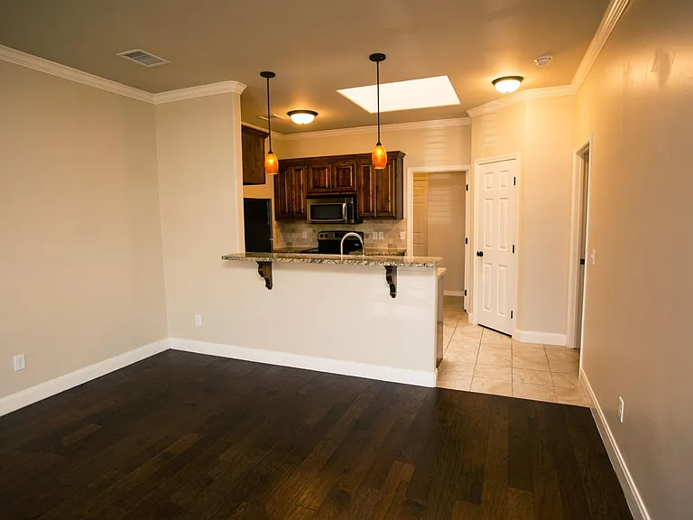 Venice Townhomes — Photo 10