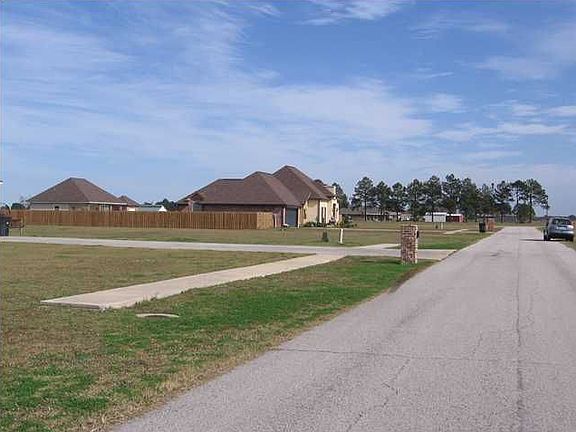 3rd image of 11413 Twin Oaks Cir
