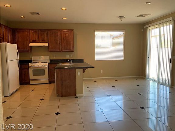 3rd image of 5007 Quiet Falls Ct