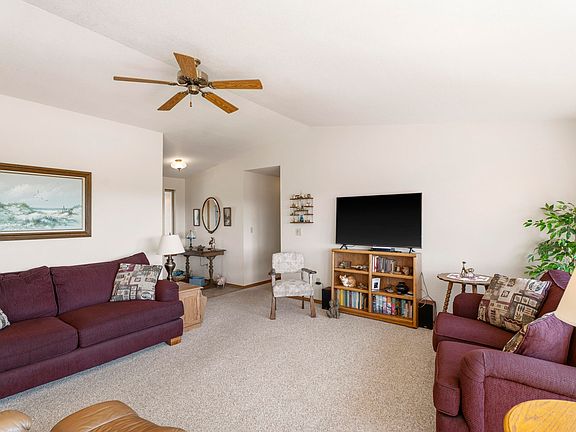 4th image of 8449 SW Shad Rd