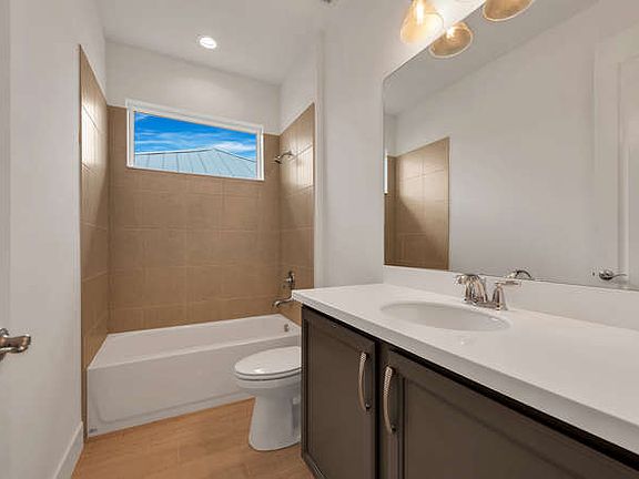 3rd image of 14784 Windward Ln