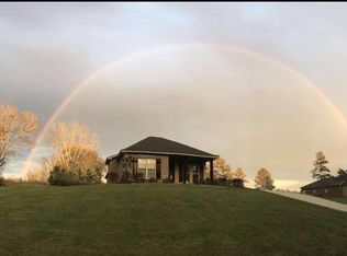 890 Graves Rd, Ellisville, MS 39437