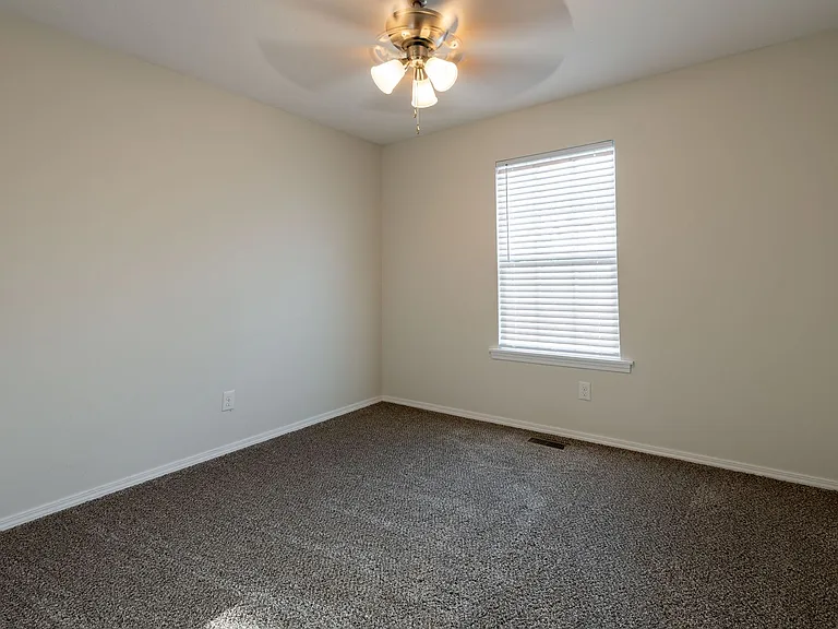 1156 S Grant Ave — Photo 17