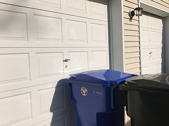 3rd image of 1427 Oakwood Hollow Ln