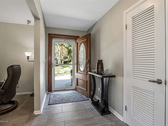 4th image of 2850 Scott Cir