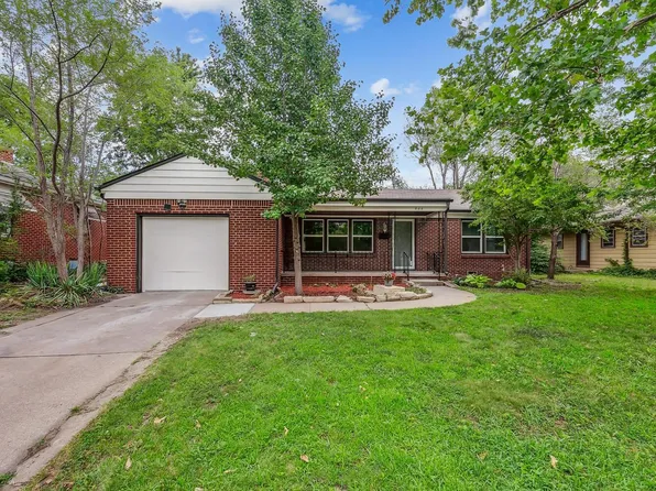 886 S Fabrique Dr, Wichita, KS 67218