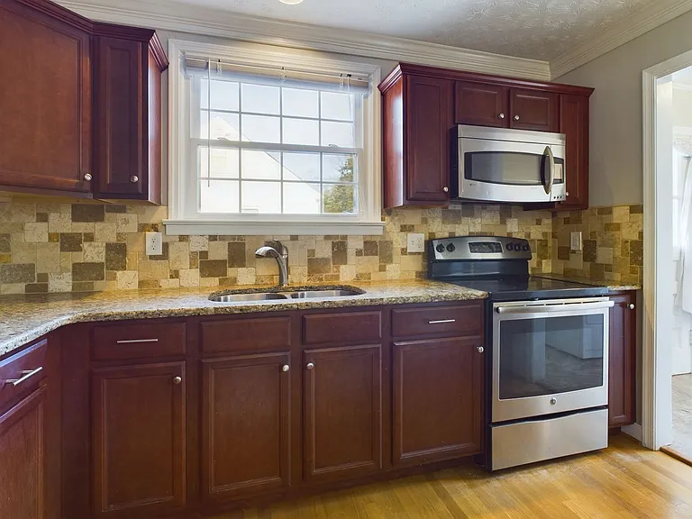 2513 Libbie Ave — Photo 11