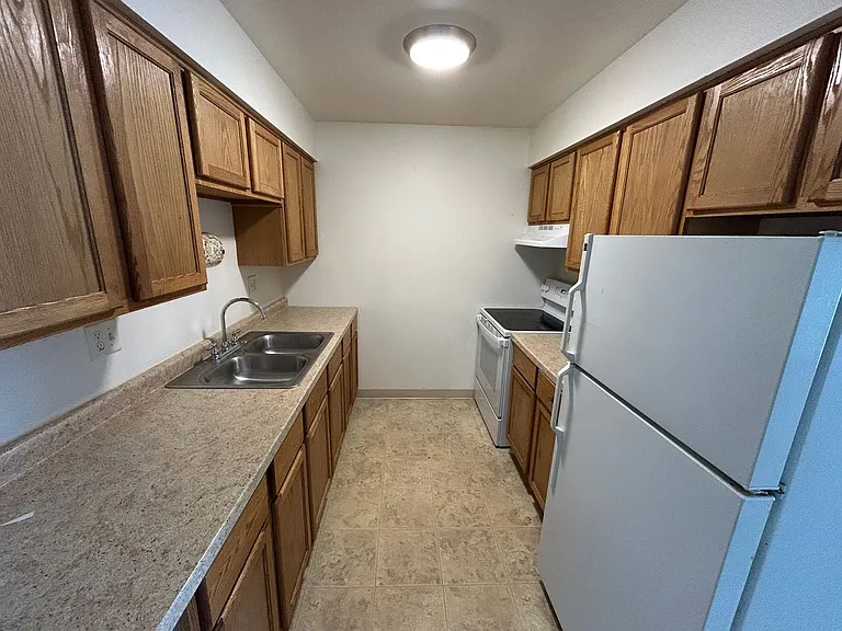 2320 Woodrow Ct — Photo 37