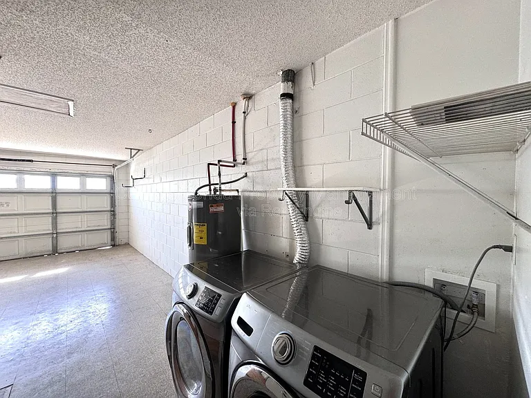 7305 Marseille Cir — Photo 24
