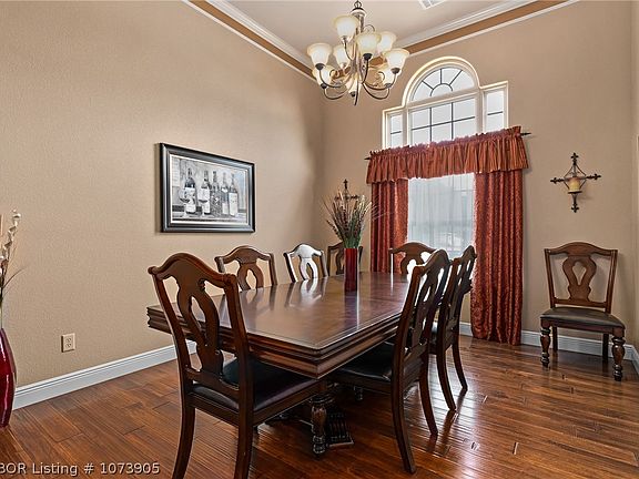 5th image of 812 Powderhorn Cir