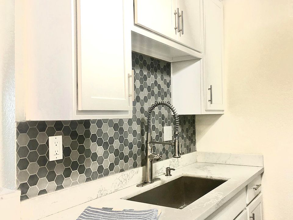 1st image of 3828 N 32nd St Unit 205