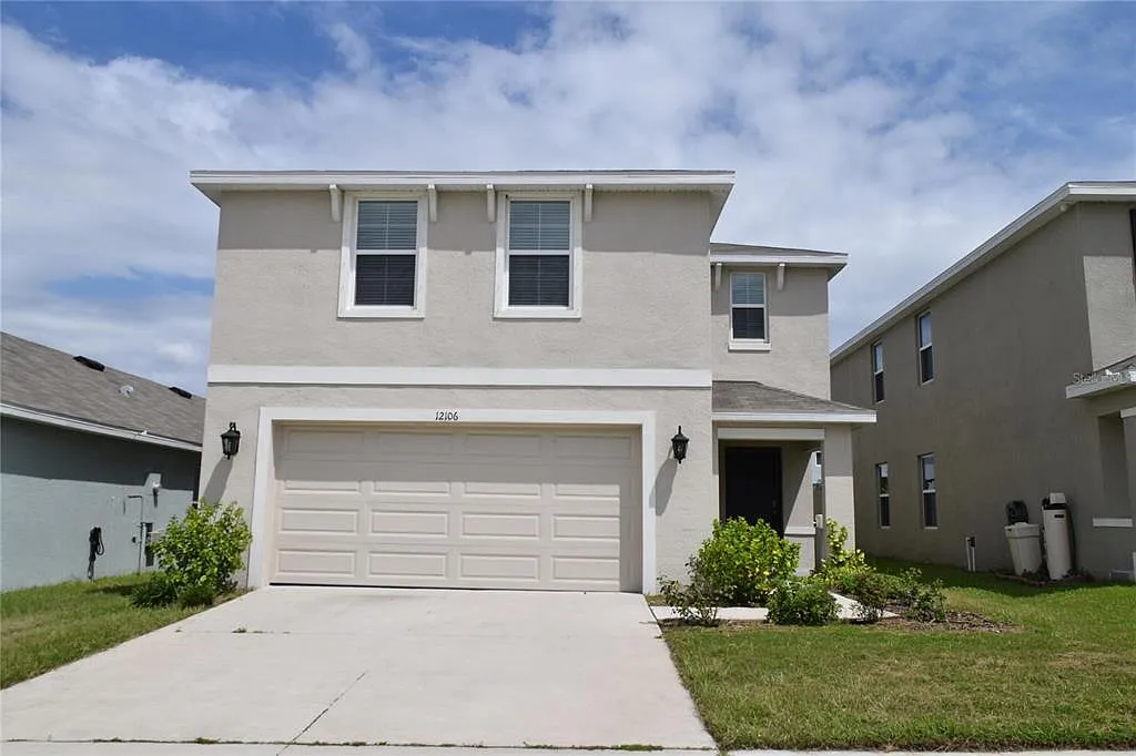 4 bed, 2.5 bath, 2328 sqft, $2,500 — Photo 1