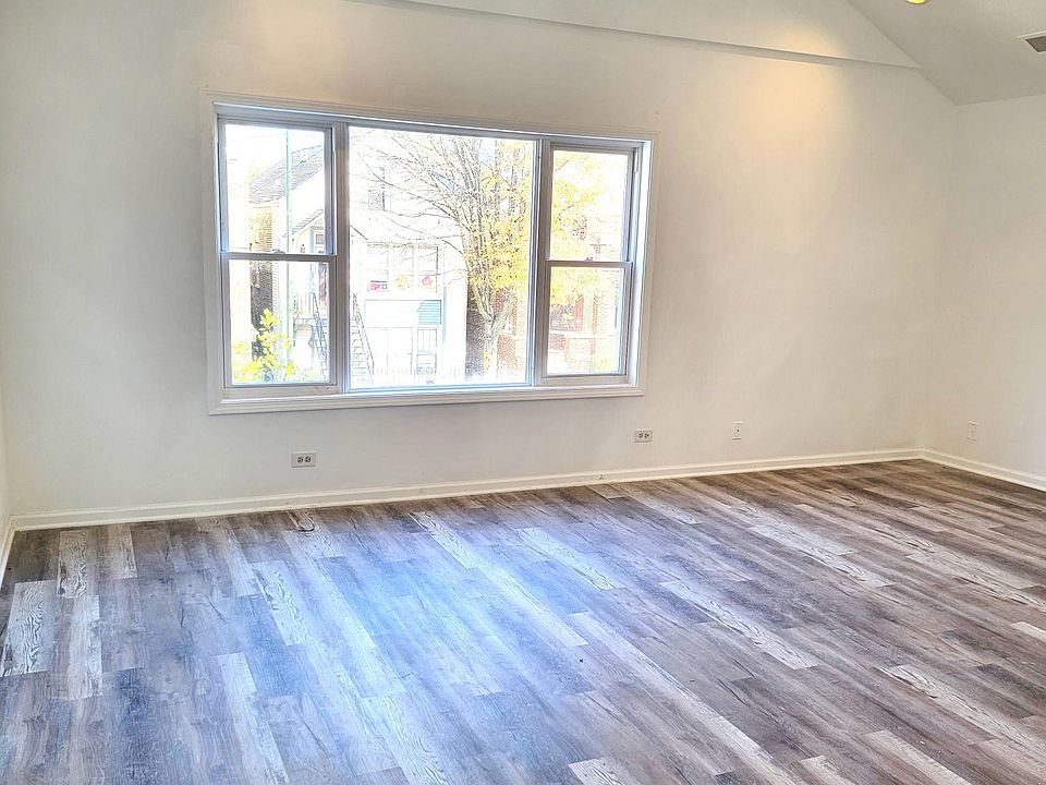 1st image of 3430 S Emerald Ave Floor 2