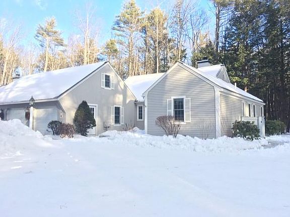 2nd image of 17 Oakwood Lane #17