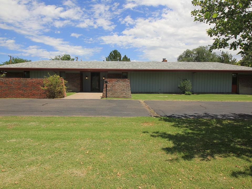1st image of 2910 Country Ln