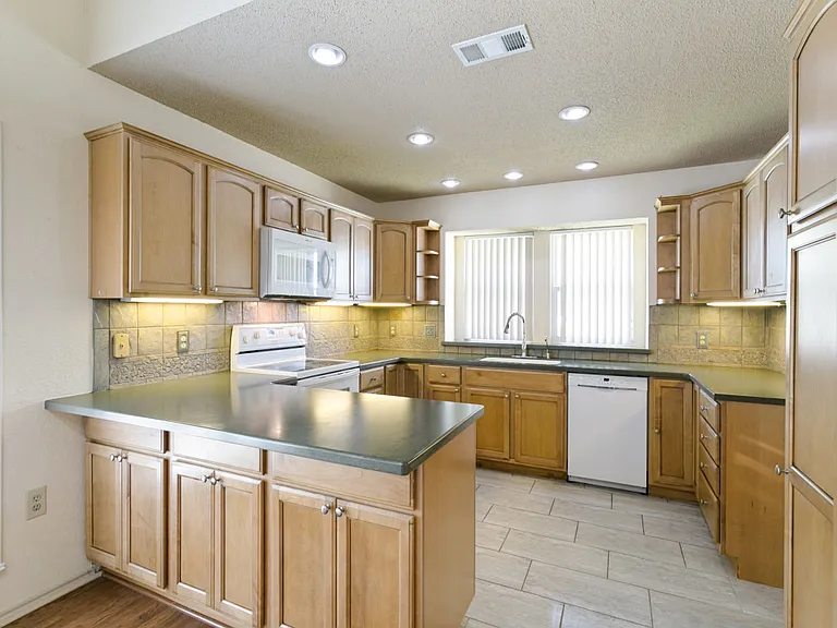 1515 Laguna Vista Way — Photo 4