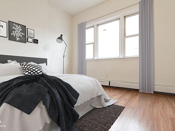 3rd image of 136A Clendenny Ave #1