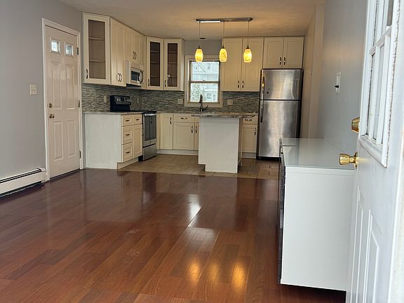2nd image of 19 S Furness St #1