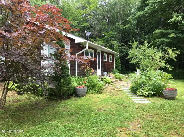 36 Forest Ln, Becket, MA 01223